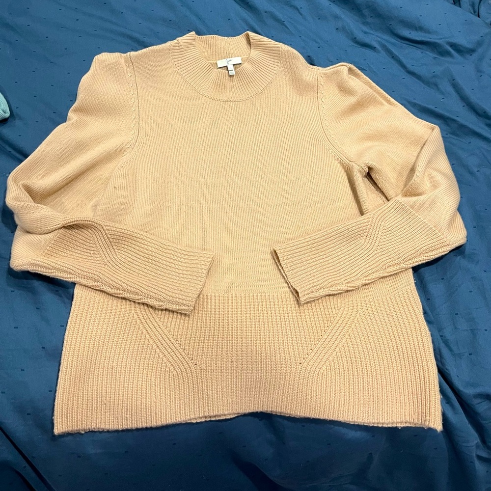 100% Wool JOIE sweater! Puff sleeved turtleneck. Mauve color